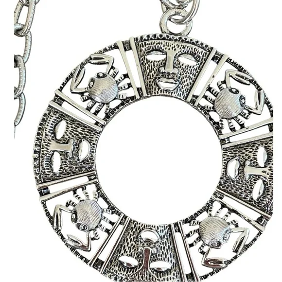 Sarah Coventry Talisman of Love, pendant w/ long chain and clip on earrings,1970 - Picture 9 of 14